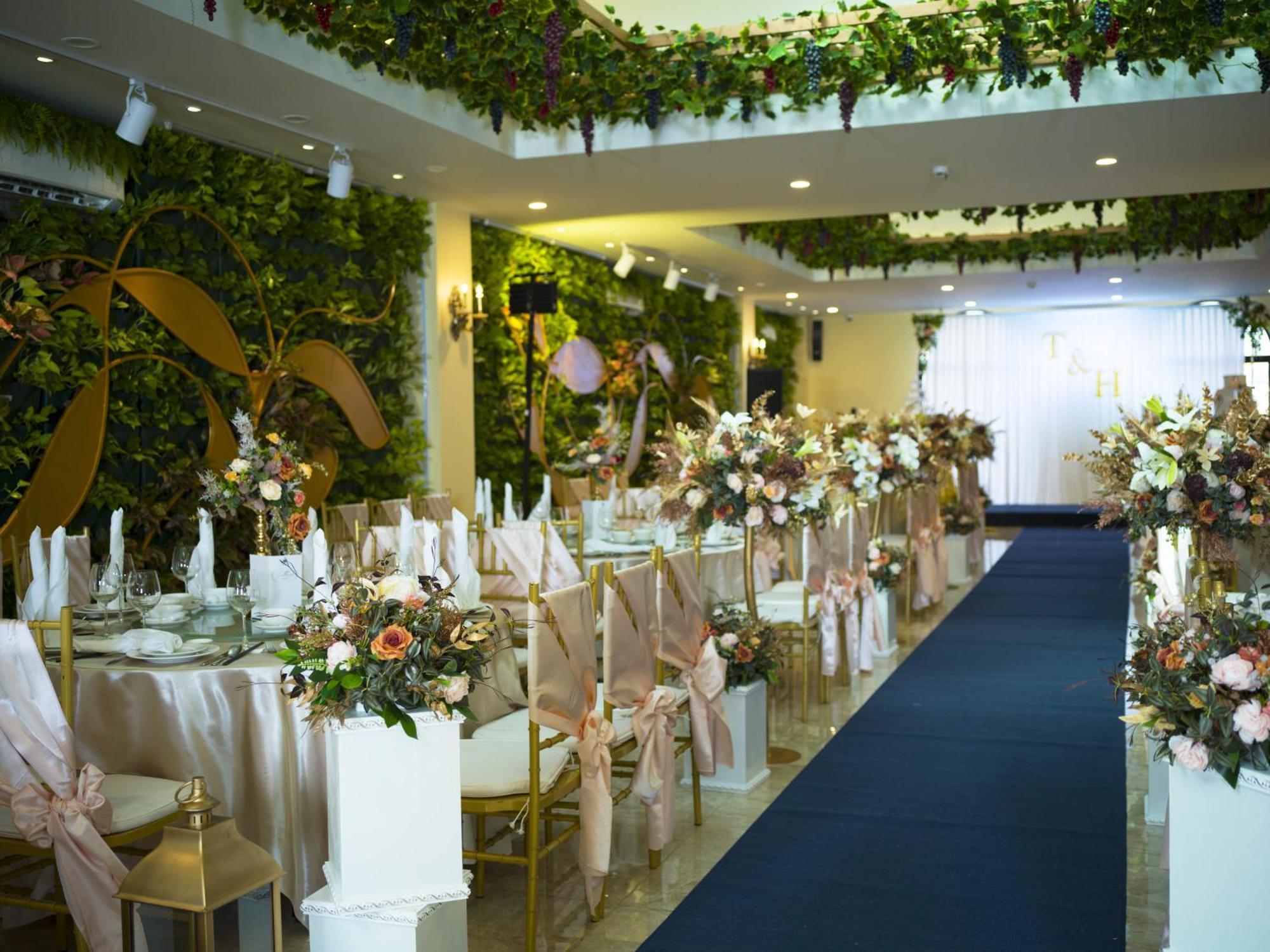 Merperle Crystal Palace Ho Chi Minh City Exterior photo